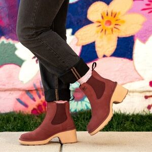 Sorel Hi-Line Chelsea Women's Heeled Boots Spice/Tawny Buff Size-7/38 NIB